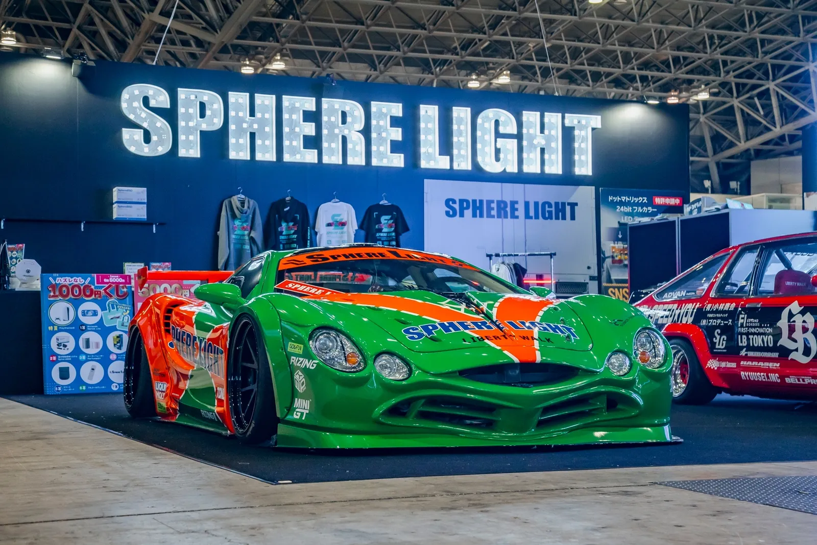 展示会のSPHERE LIGHTブースとデモカー
